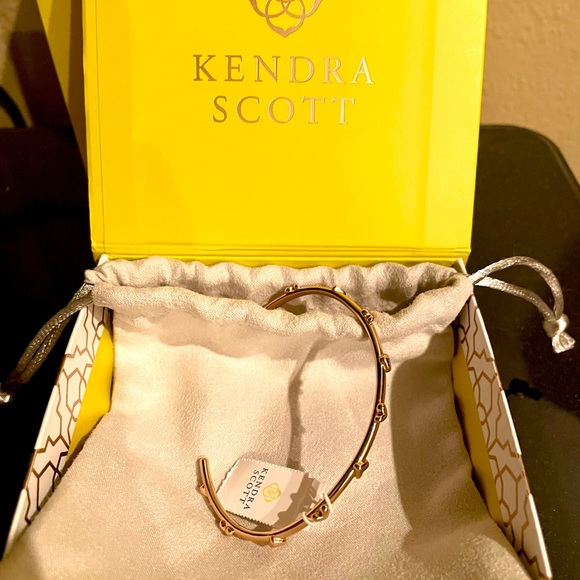Kendra Scott heart cuff bracelet in rose gold. New w/ tags. - Picture 5 of 6